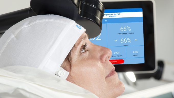 Quando la psicopatologia è resistente ai trattamenti: il ricorso alla TMS e alle terapie di neuromodulazione – Intervista al Dott. Mazzarino
