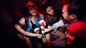 Binge drinking: inversione del fenomeno tra gli adolescenti - Psicologia