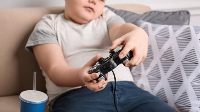 Gamer e obesità: esiste una relazione tra gaming e obesità?