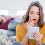 Gelosia: caratteristiche, componenti e risvolti romantici e patologici