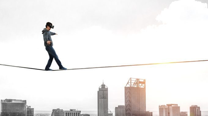 Paura delle altezze? I vantaggi della realtà virtuale in uno studio di Daniel Freeman, Professore dell’Università di Oxford