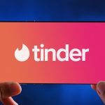 Tinder: la reale efficacia dell'app nella ricerca di un partner - Psicologia