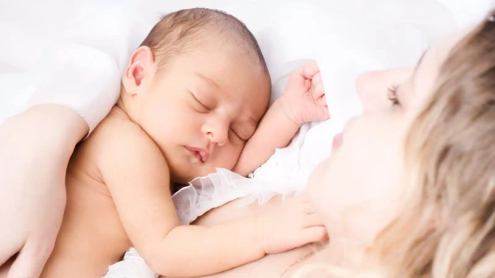 Abbraccio: come i neonati vivono il contatto fisico affettivo - Psicologia