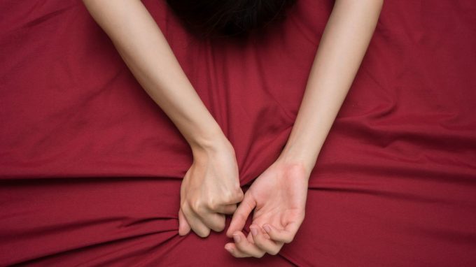 Rough sex: il piacere della violenza