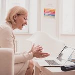 Covid-19: la comunicazione mediata dalla tecnologia e le sue implicazioni