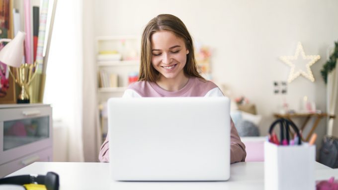 La Psicoterapia on line con gli Adolescenti