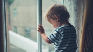 Bambini istituzionalizzati: i principali studi sugli esiti della deprivazione