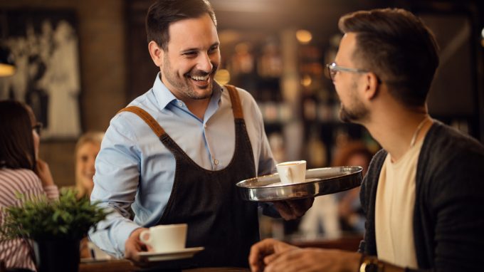 Il lavoro emozionale: effetti su lavoratori e clienti
