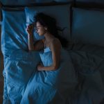 Sogni lucidi: quale associazione con risvegli notturni e utilizzo della sveglia