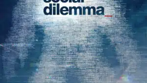 The social dilemma: la consapevolezza per proteggersi dai rischi dei social