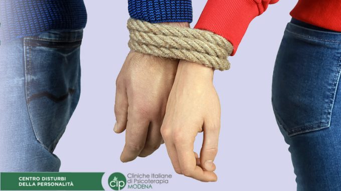 Che fatica le relazioni sociali! I meccanismi della dipendenza relazionale – Report e video dall’evento