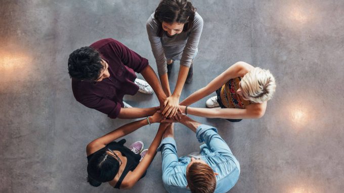 Gli inesplicabili processi psicologici che si celano nel contesto gruppo