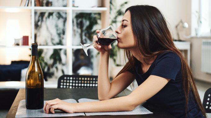 La drunkorexia: classificazione, motivazioni alla base e gruppi a rischio