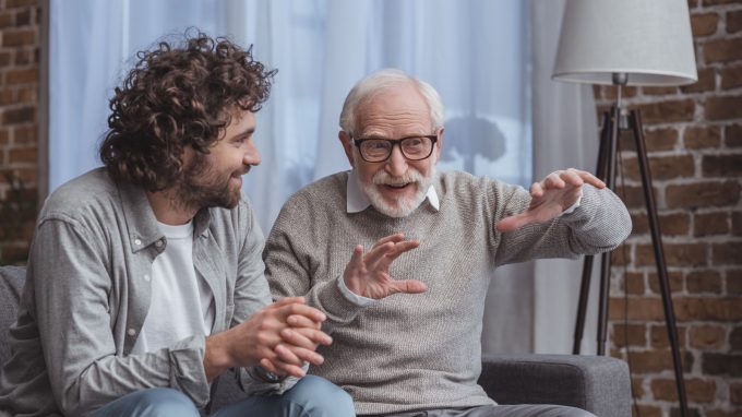 Elderspeak: quando la comunicazione con l’anziano è ageistica