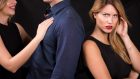 Gelosia all’interno delle relazioni romantiche tra due partner che hanno migliori amici di sesso opposto