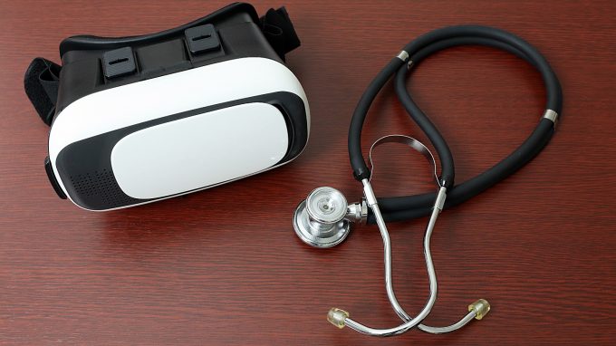 La Realtà Virtuale (VR): un valido aiuto per i malati oncologici – Lo psicologo del futuro