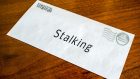 “Pensarti non è mai abbastanza”: lo stile di attaccamento e l’idealizzazione dello stalker