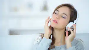 Musica: i suoi effetti benefici e la sua relazione con lo stress - Psicologia