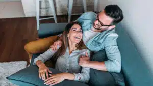 Umorismo nella coppia: rilevanza e vantaggi per la relazione - Psicologia