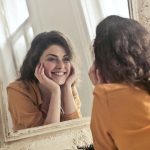 Felicità a tutti i costi: un'illusione odierna, tra confronto e obiettivi irrealistici