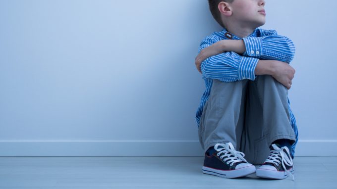 Gli orfani di femminicidio: quando ad uccidere è stato il padre