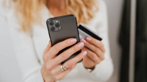 Truffe online: quali fattori portano a cadere in inganno - Psicologia