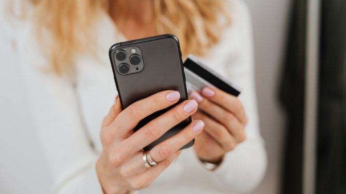 Non ci credo facilmente: il lato psicologico delle truffe online