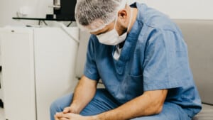 Covid-19 il rischio di burnout nei medici anestesisti rianimatori-