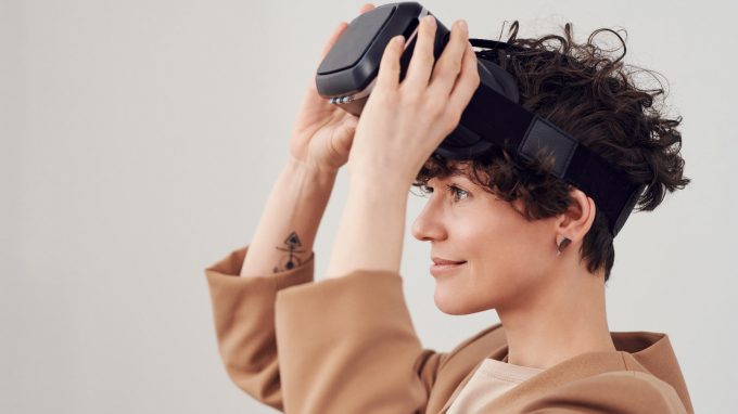 Quando psicoterapeuta e paziente sono in un ambiente virtuale condiviso. Realtà virtuale multi-utente e le nuove frontiere della psicoterapia a distanza