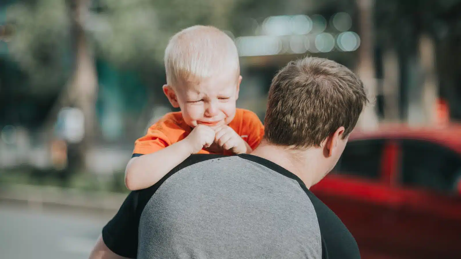 Nag Factor le strategie di assillo del bambino-consumatore verso i genitori