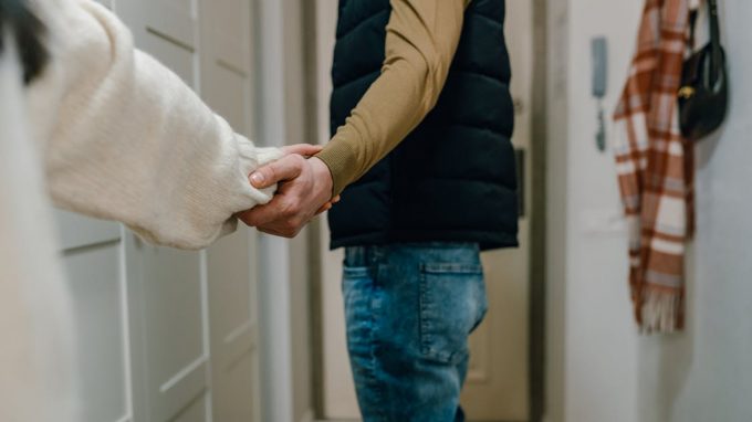 Coppia e confini: la domanda non è perché, ma per chi ti auto-saboti?