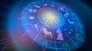 Astrologia, personalità e intelligenza: cosa porta a credere nell'oroscopo