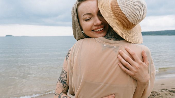 Come la gratitudine influenza l’invidia
