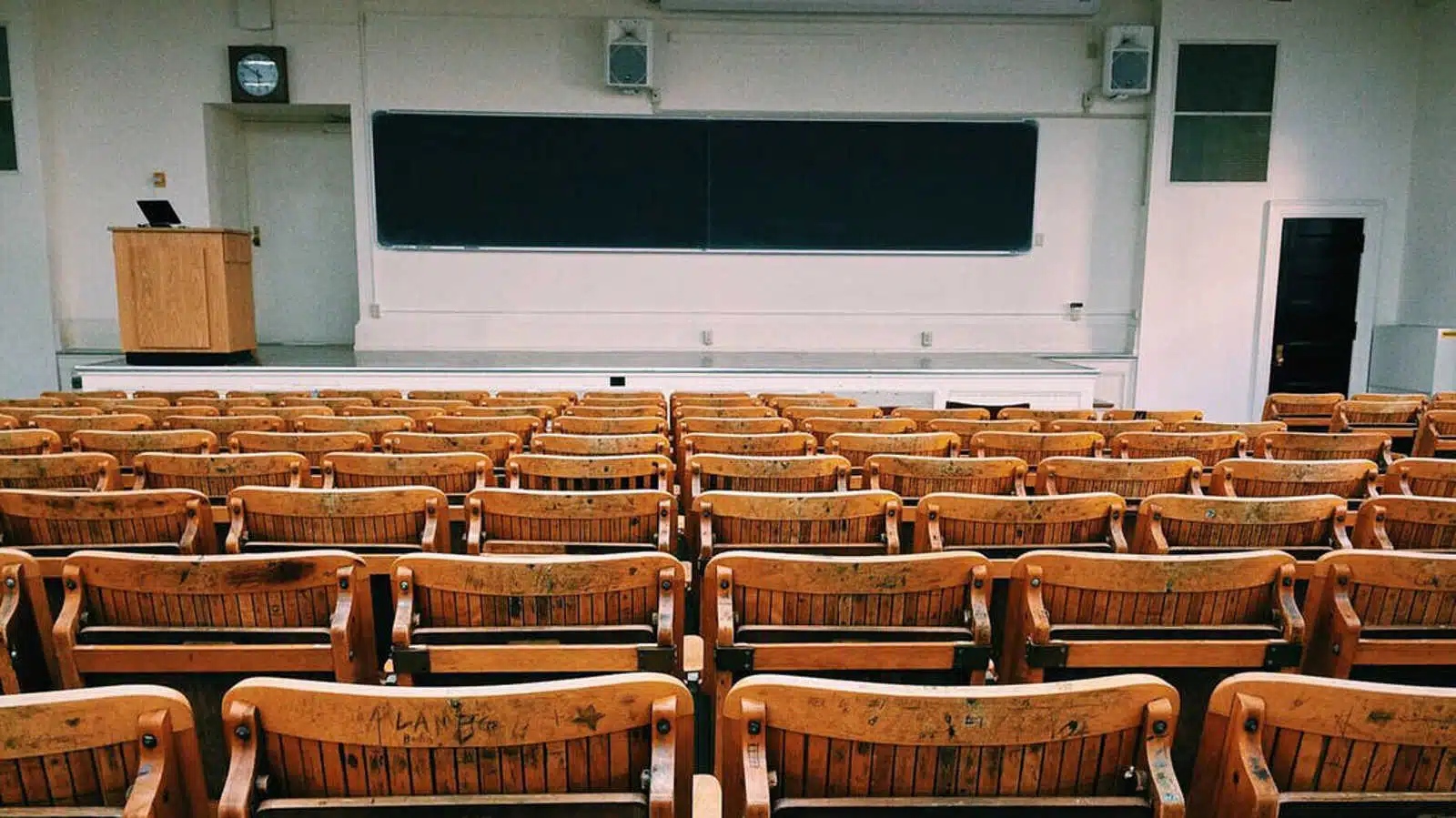 Burnout degli insegnanti: difficoltà nell'ambiente scolastico