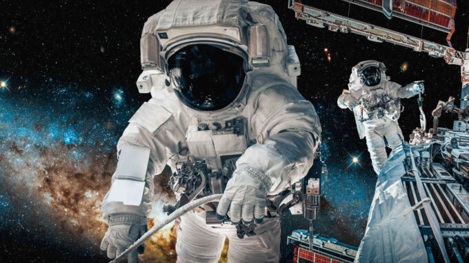 Relazioni sociali in assenza di gravità: astronauti in orbita