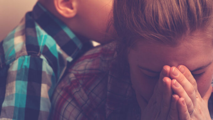Che impatto ha la depressione genitoriale sulla regolazione emotiva dei figli?
